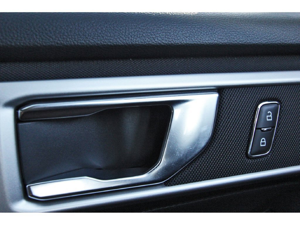 Certified 2020 Ford Explorer XLT RWD image 24