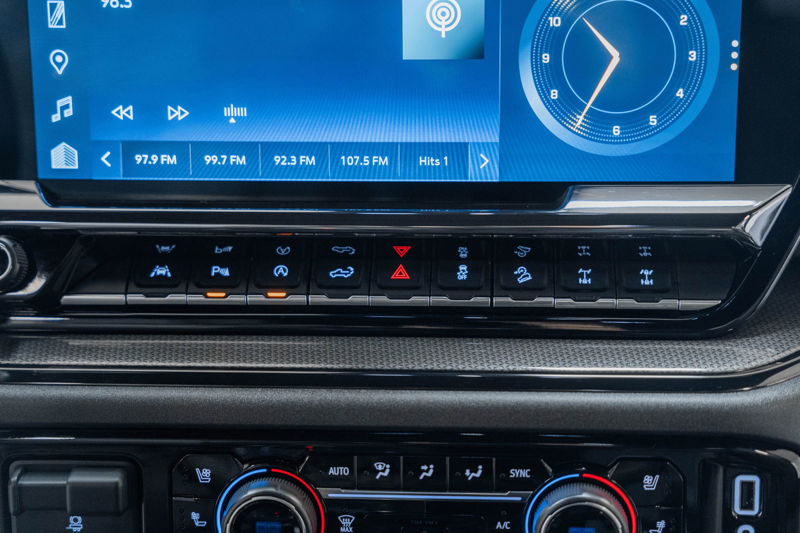 Used 2024 Chevrolet Silverado 1500 ZR2 image 29