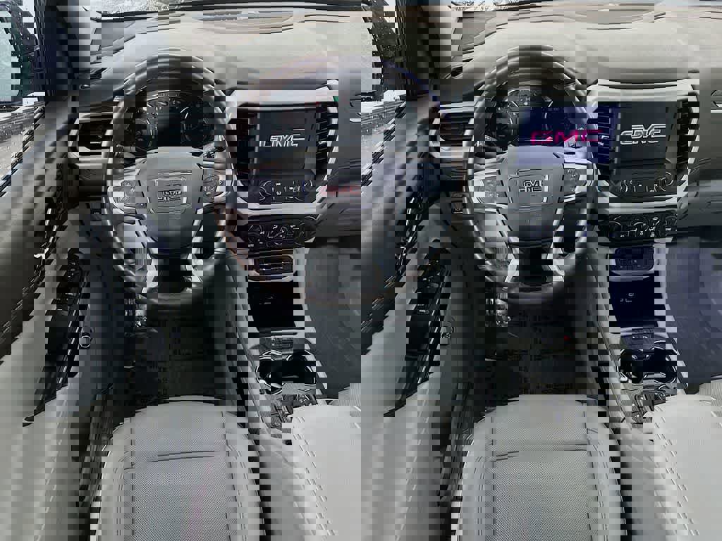 Used 2023 GMC Acadia SLT w/ Preferred Package image 13