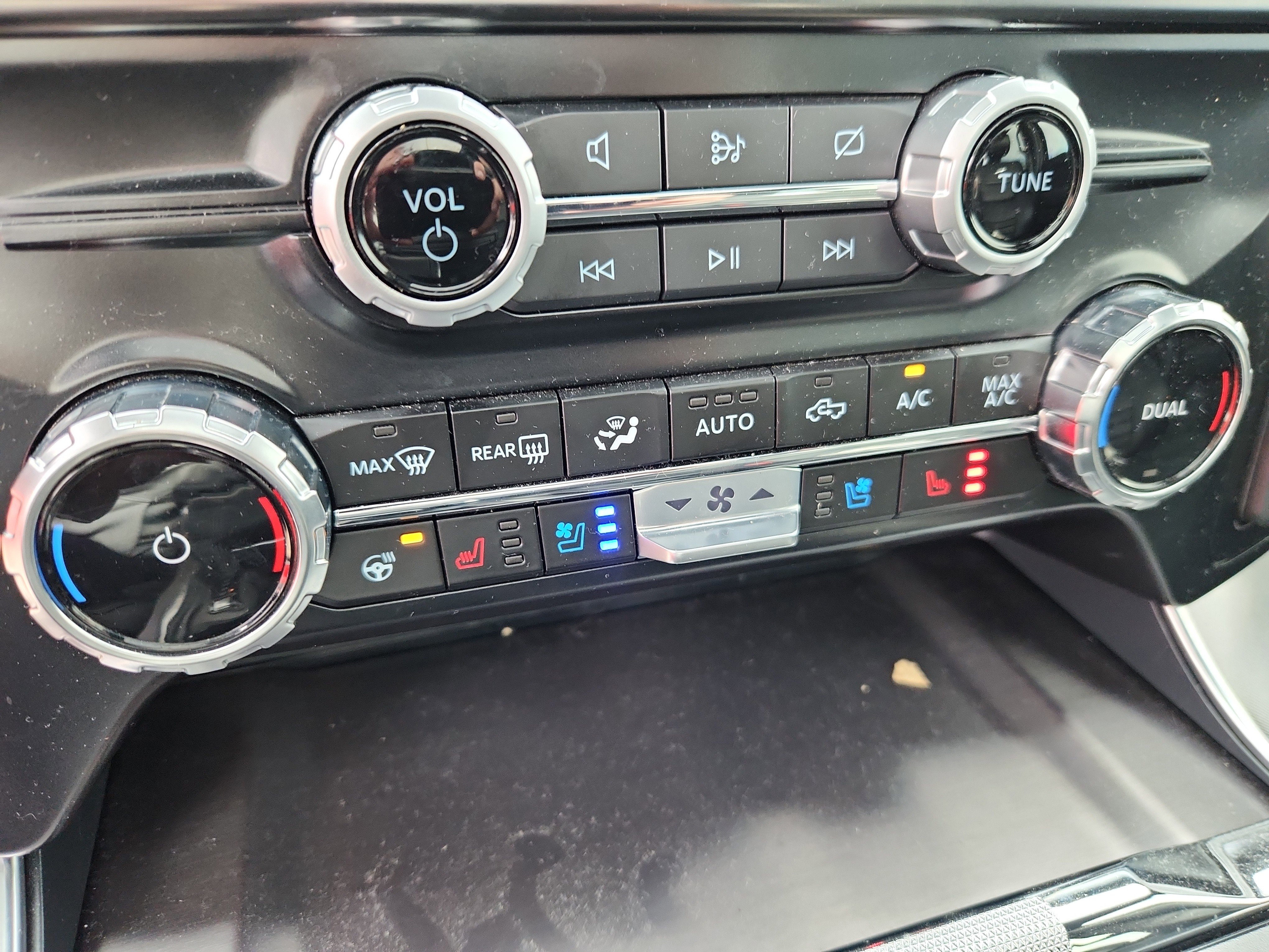 Certified 2024 Ford F150 Platinum w/ Equipment Group 702A High image 16