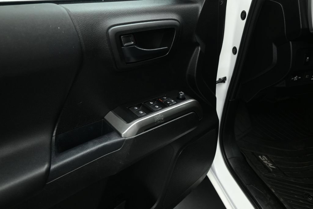 Used 2021 Toyota Tacoma SR5 w/ Trail Edition AWD/4WD image 8