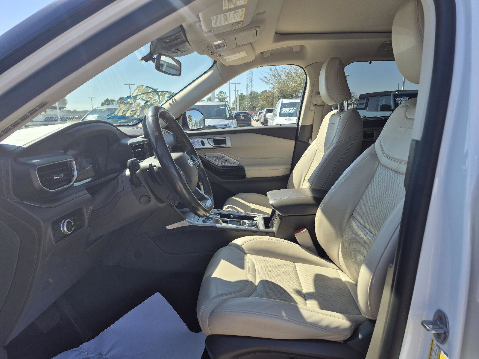 Certified 2021 Ford Explorer Platinum w/ Equipment Group 601A image 8