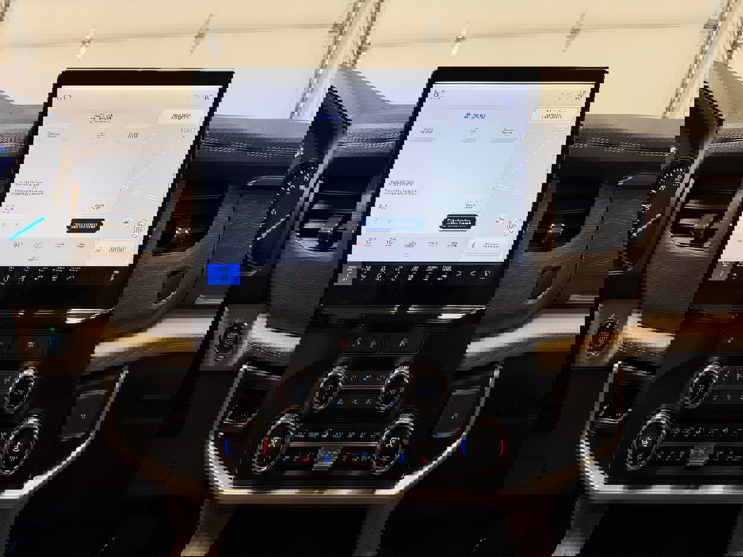 Certified 2024 Ford Expedition Limited image 19