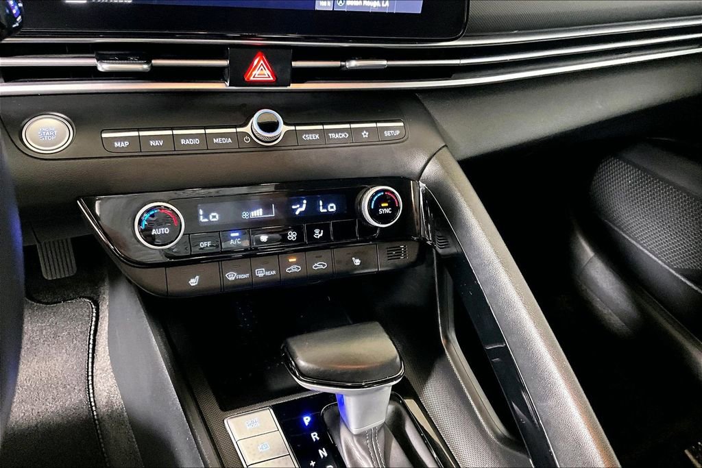 Used 2023 Hyundai Elantra SEL w/ Convenience Package image 25