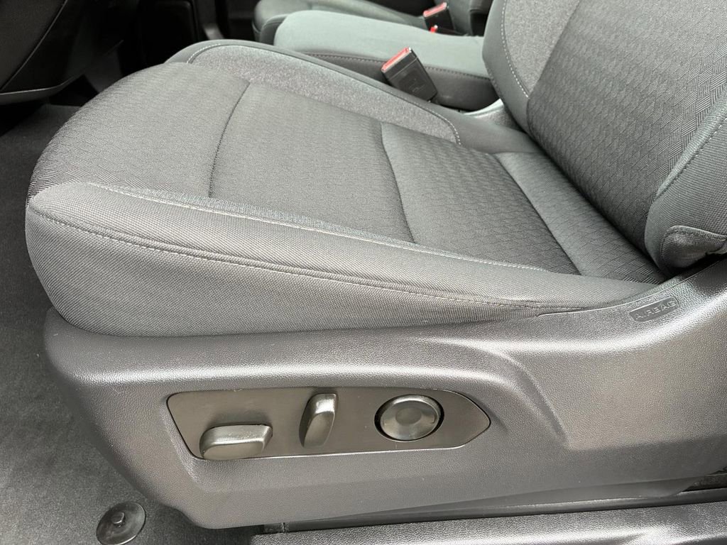 Used 2023 Chevrolet Silverado 1500 Custom image 18