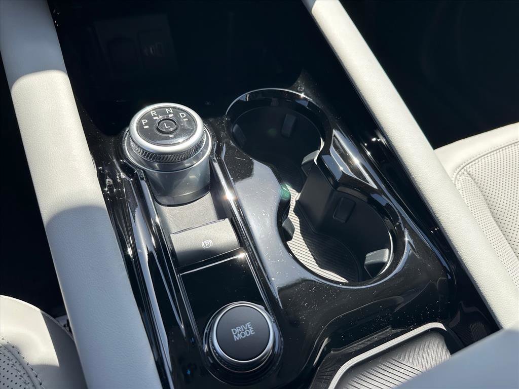 Certified 2025 Ford Explorer Platinum w/ Ultimate Package image 27