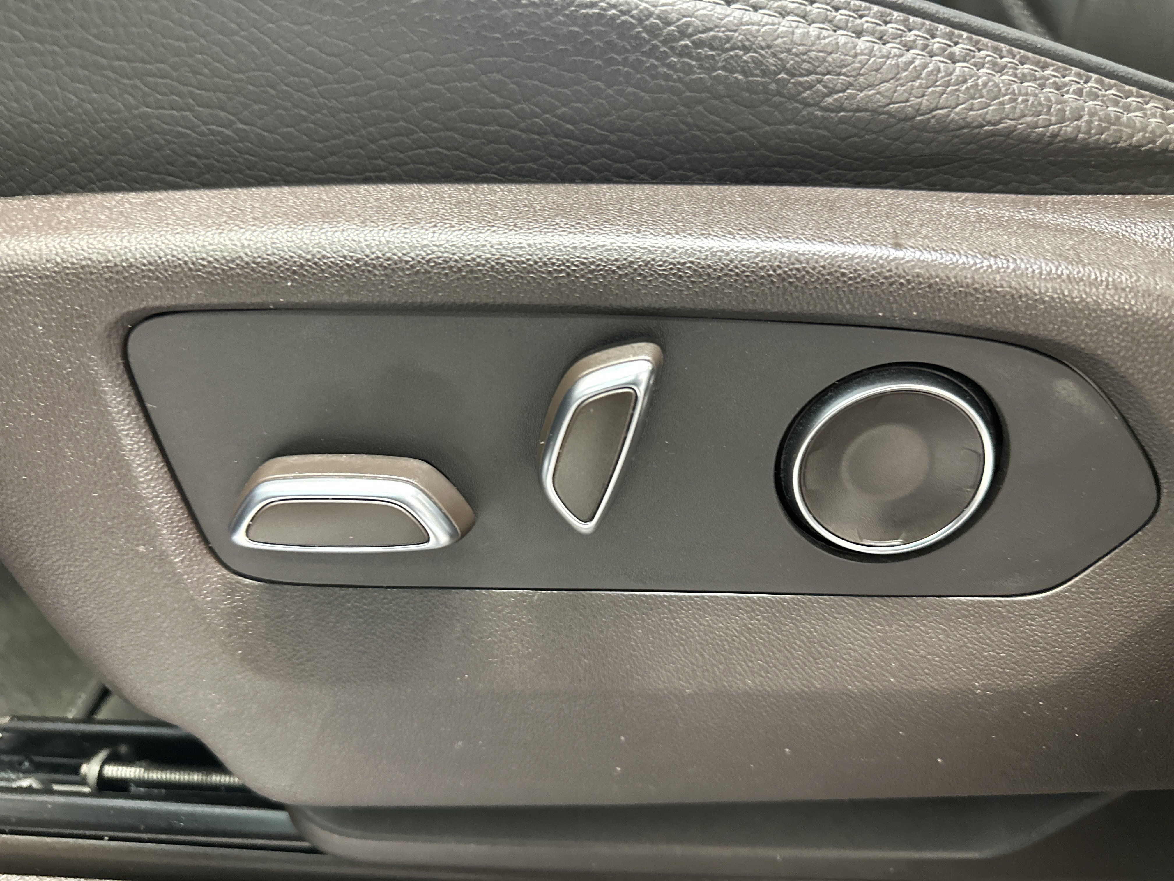 Used 2021 GMC Yukon Denali w/ Denali Premium Package image 26