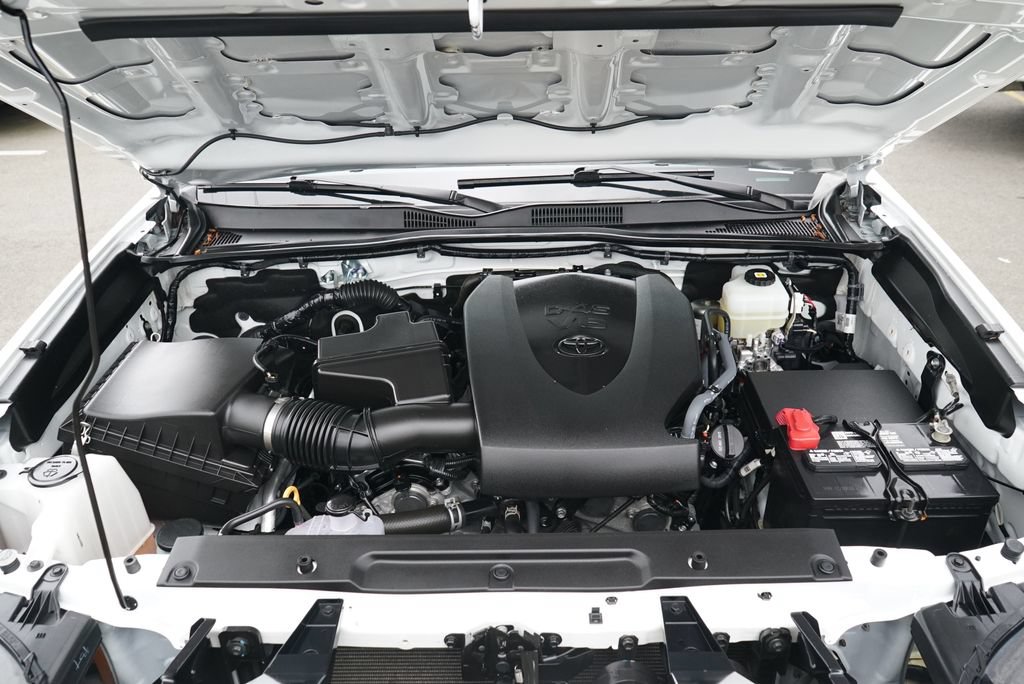 Used 2021 Toyota Tacoma TRD Off-Road AWD/4WD image 32