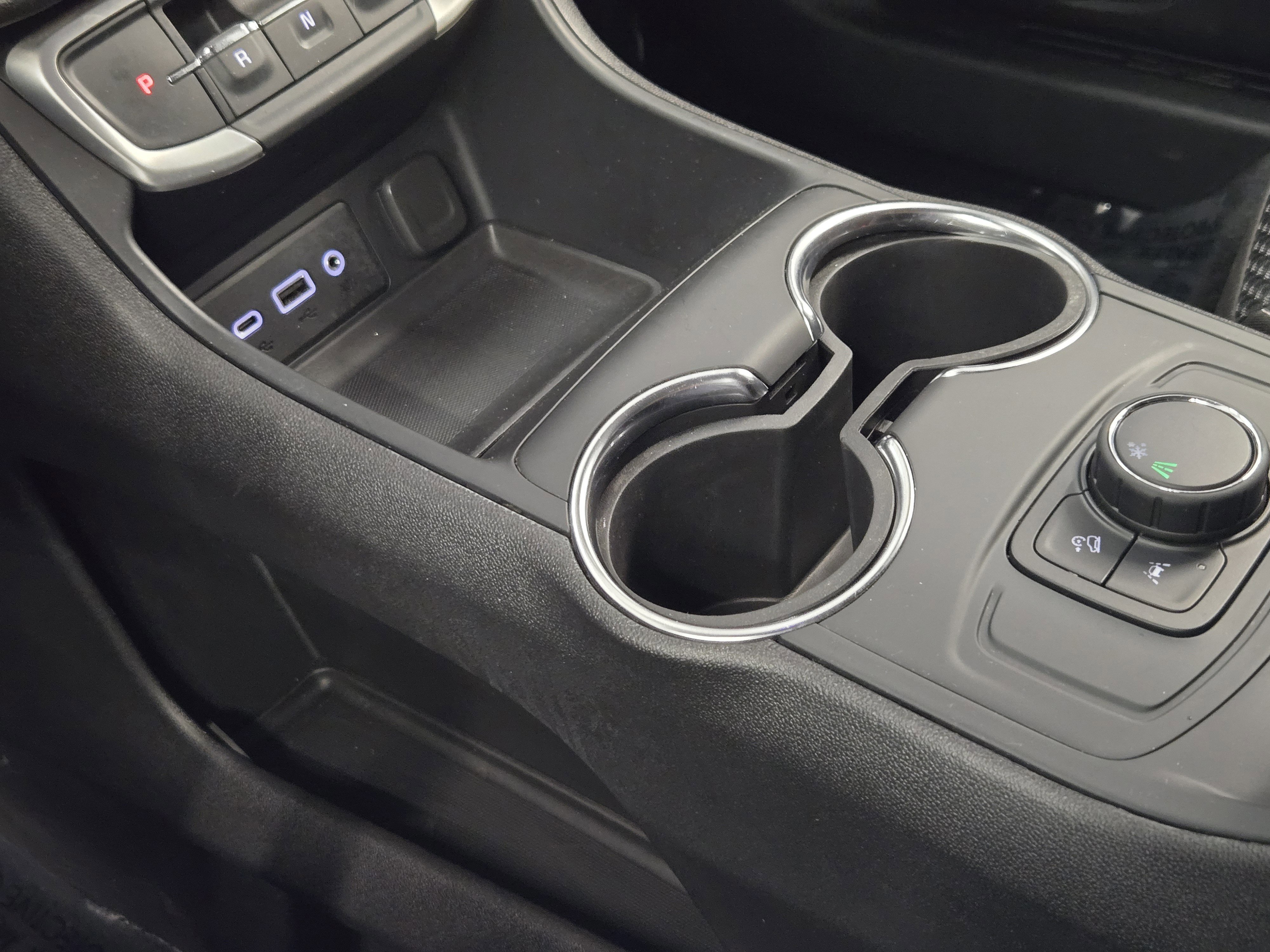 Used 2024 GMC Terrain SLE FWD image 21