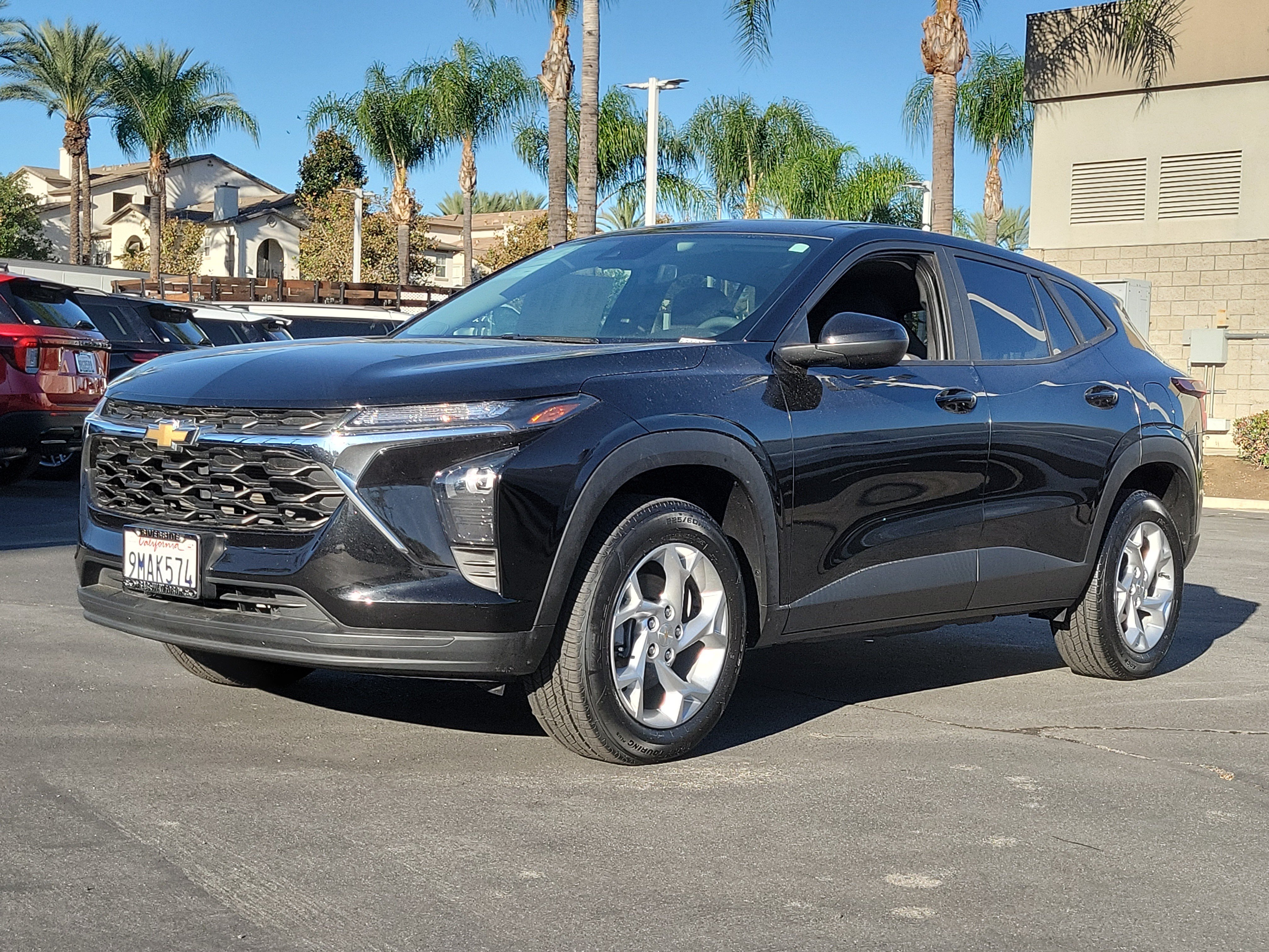 Used 2024 Chevrolet Trax LS w/ LS Convenience Package FWD image 16