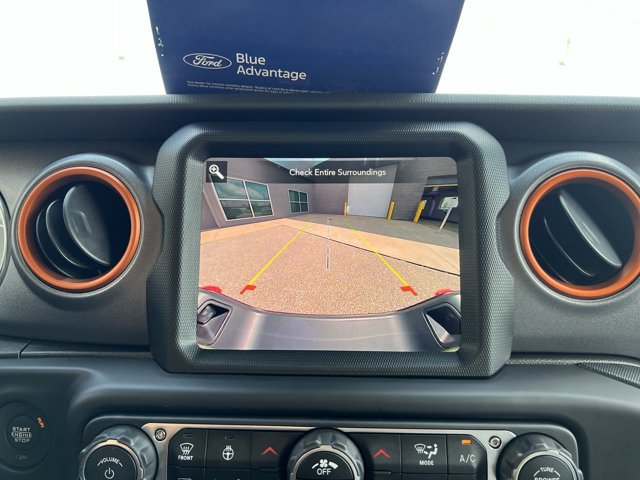 Used 2022 Jeep Gladiator Mojave w/ Cold Weather Group AWD/4WD image 18