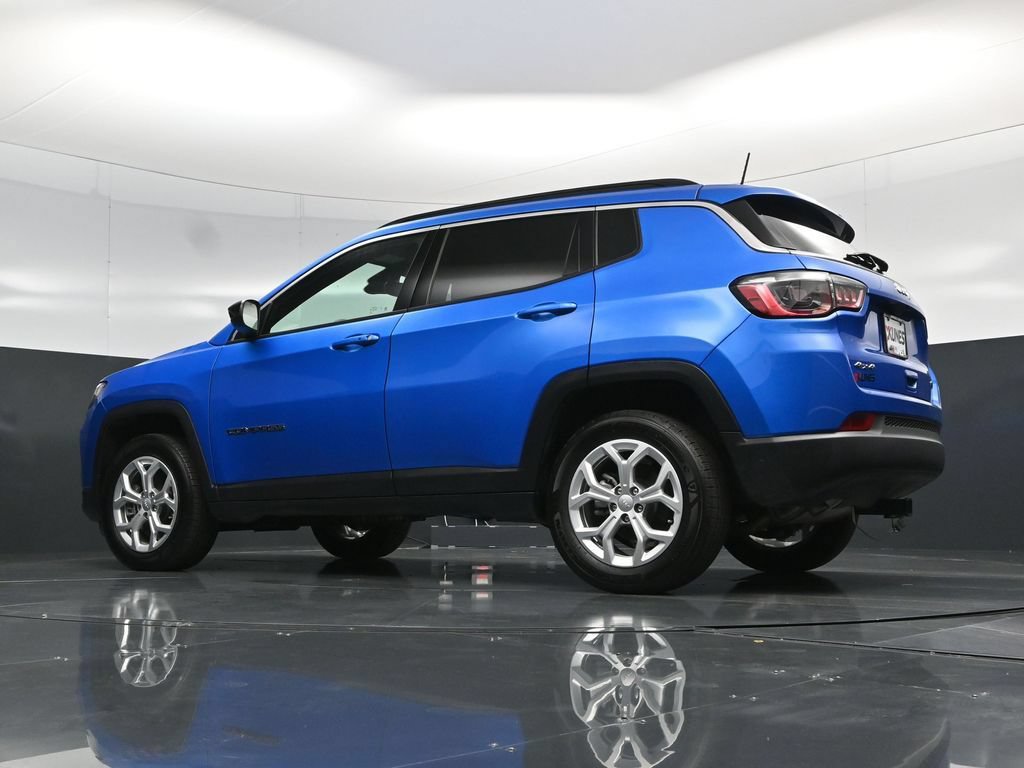 Used 2024 Jeep Compass Latitude w/ Convenience Group AWD/4WD image 50