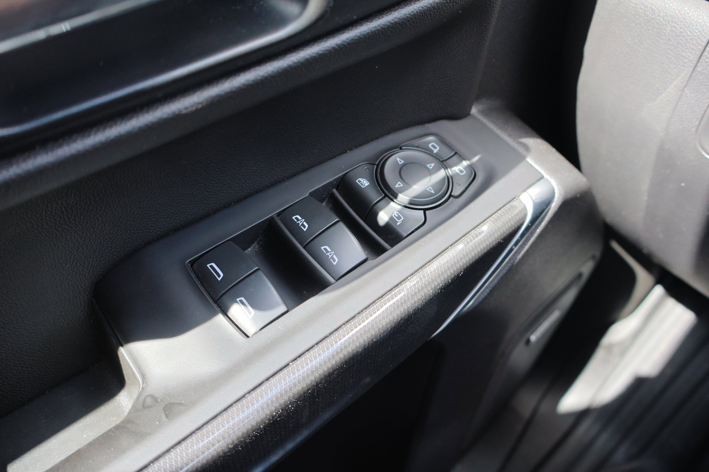 Used 2022 GMC Sierra 1500 AT4 w/ Technology Package image 18