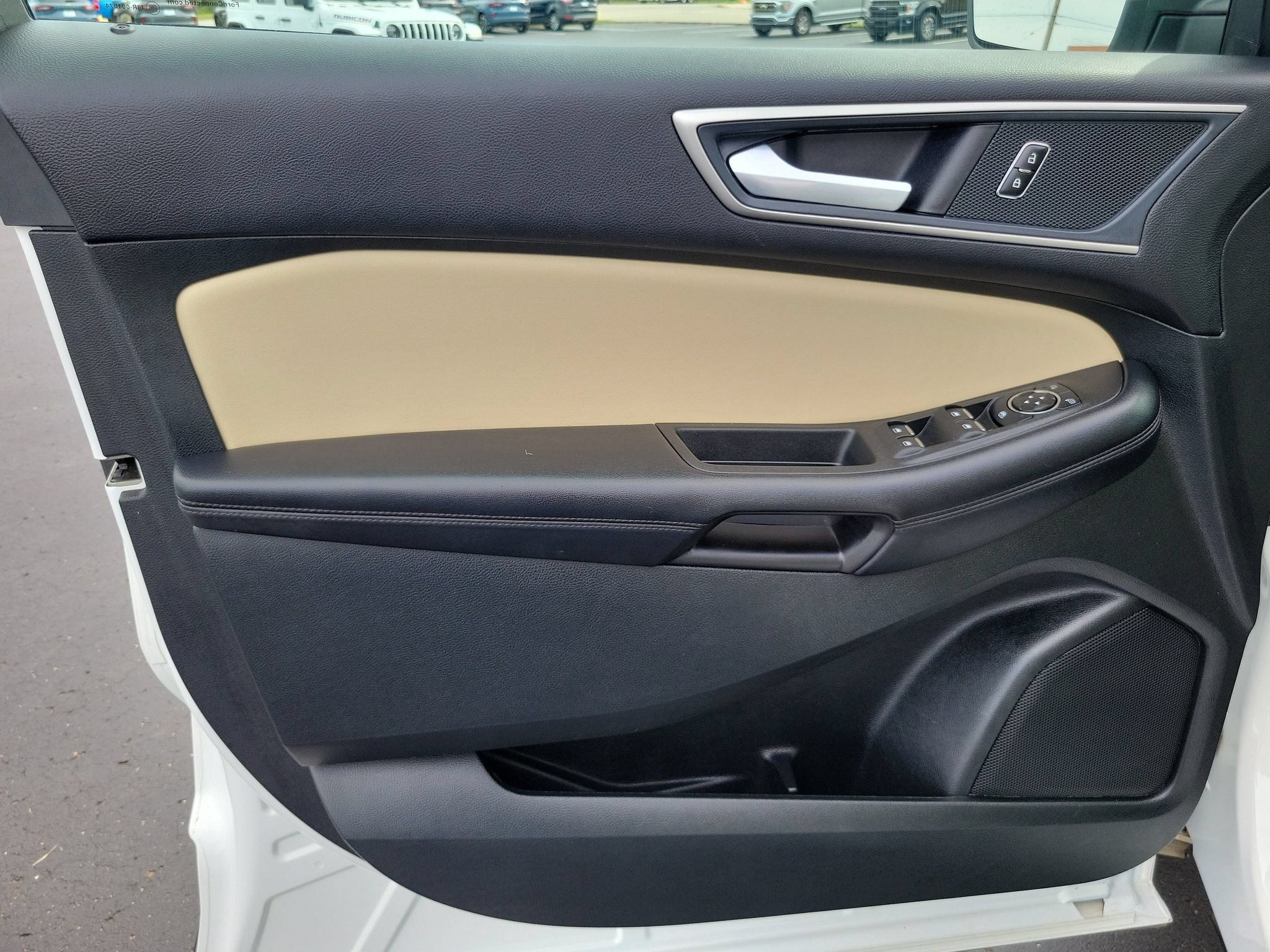 Certified 2024 Ford Edge SEL w/ Convenience Package AWD/4WD image 6