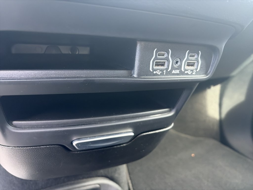 Used 2025 Chrysler Pacifica Select FWD image 25