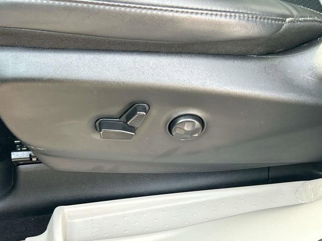 Used 2024 Chrysler Pacifica Touring-L image 27