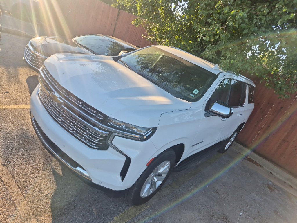 Used 2024 Chevrolet Suburban Premier RWD image 3