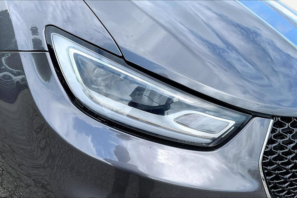 Used 2023 Chrysler Pacifica Touring-L FWD image 30