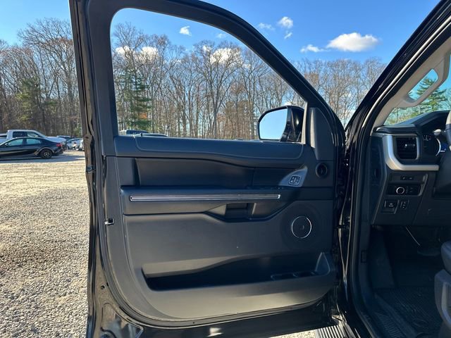 Certified 2024 Ford Expedition XLT image 27