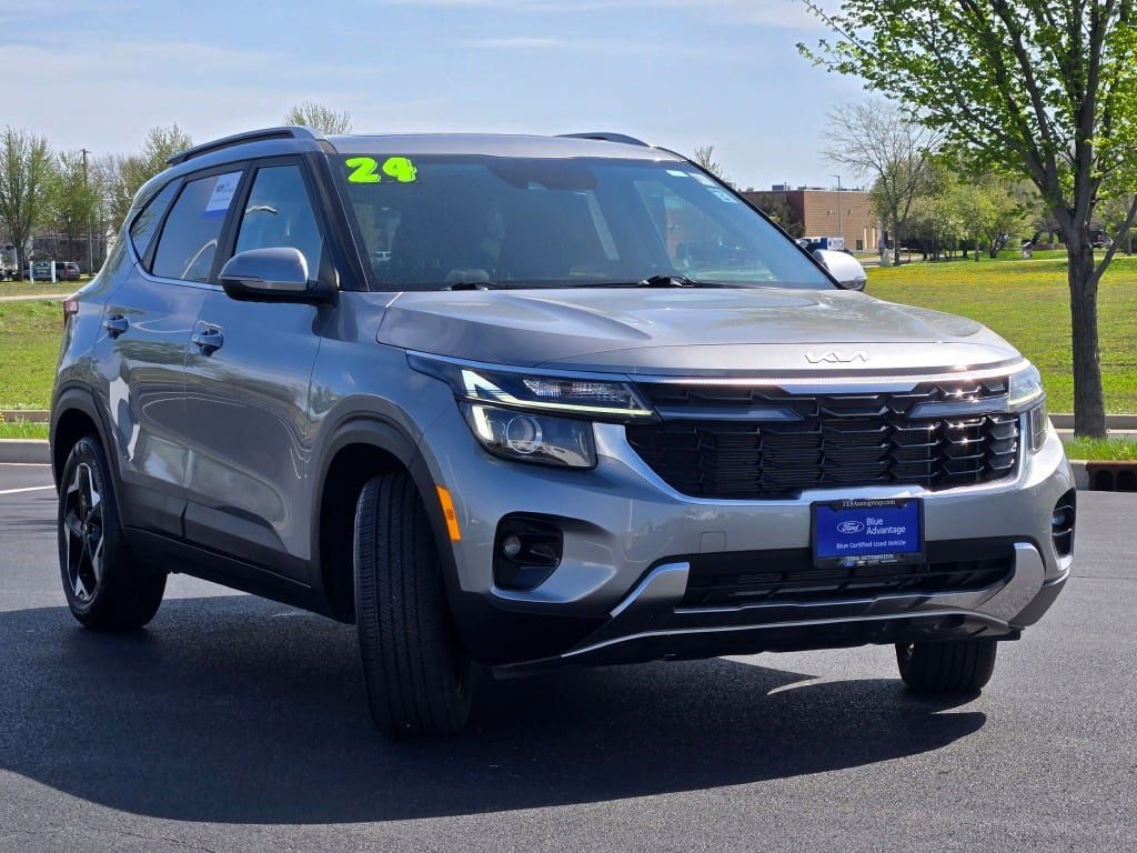 Used 2024 Kia Seltos EX AWD/4WD image 4