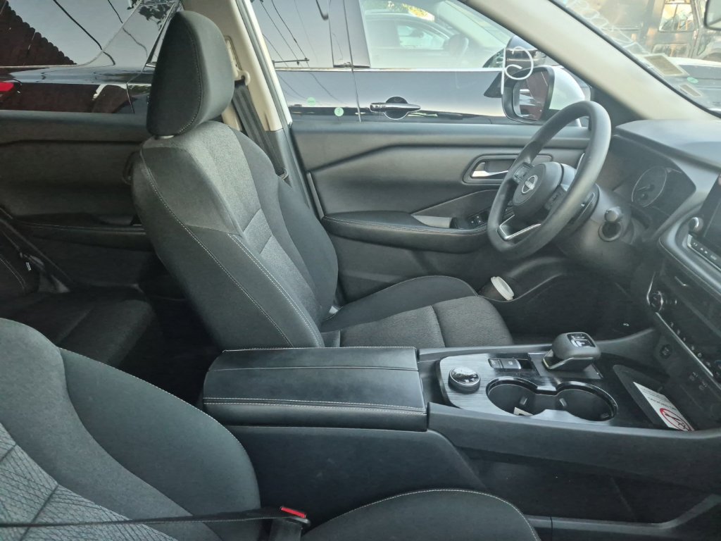 Used 2024 Nissan Rogue SV AWD/4WD image 24