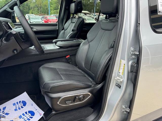 Used 2024 Jeep Wagoneer Series II w/ Convenience Group I image 12