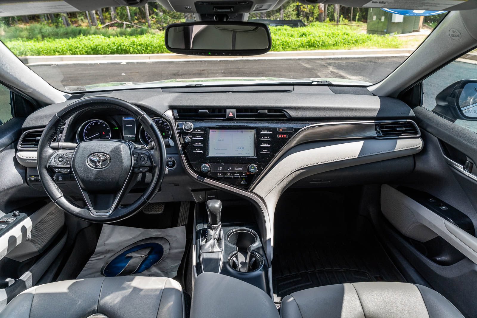 Used 2019 Toyota Camry SE w/ Convenience Package FWD image 22