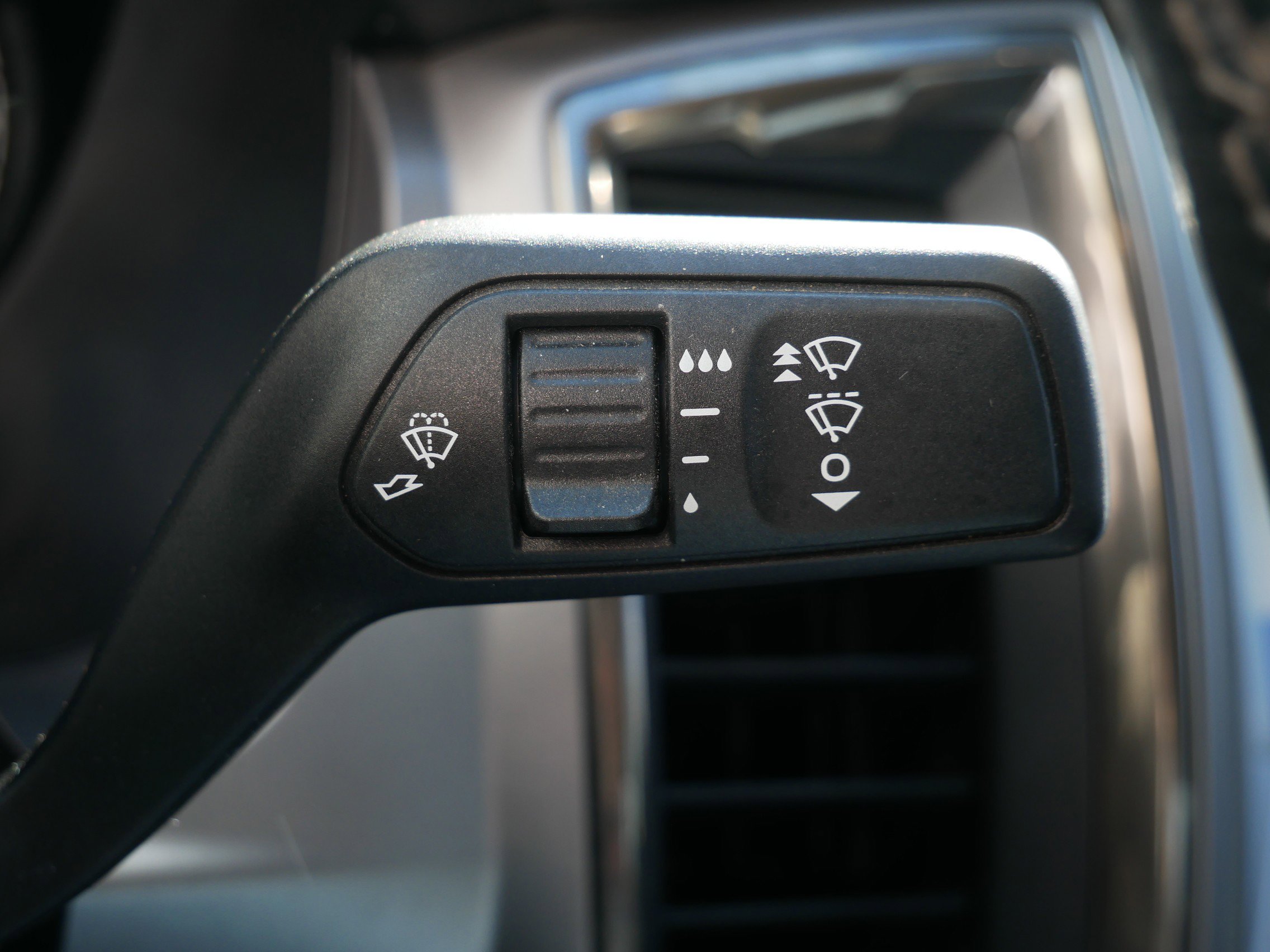 Certified 2020 Ford Ranger XLT w/ Equipment Group 301A Mid image 18