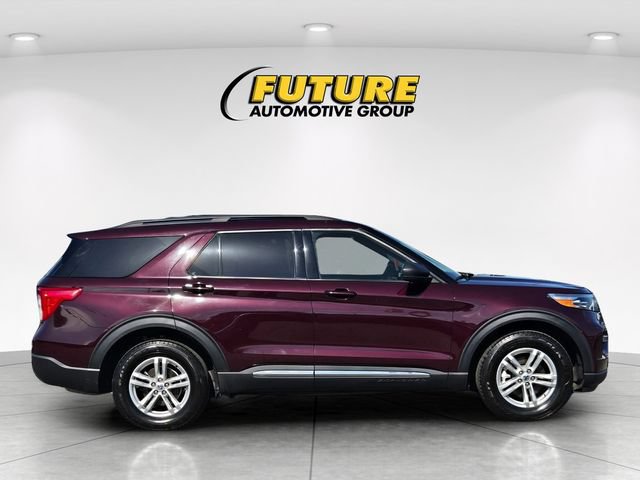 Certified 2023 Ford Explorer XLT w/ Equipment Group 202A AWD/4WD image 3