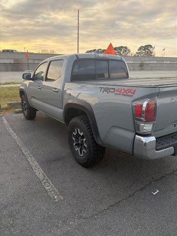 Used 2020 Toyota Tacoma TRD Off-Road image 2