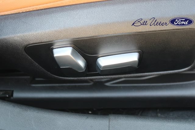 Used 2022 BMW 330i Sedan w/ Premium Package 2 RWD image 12