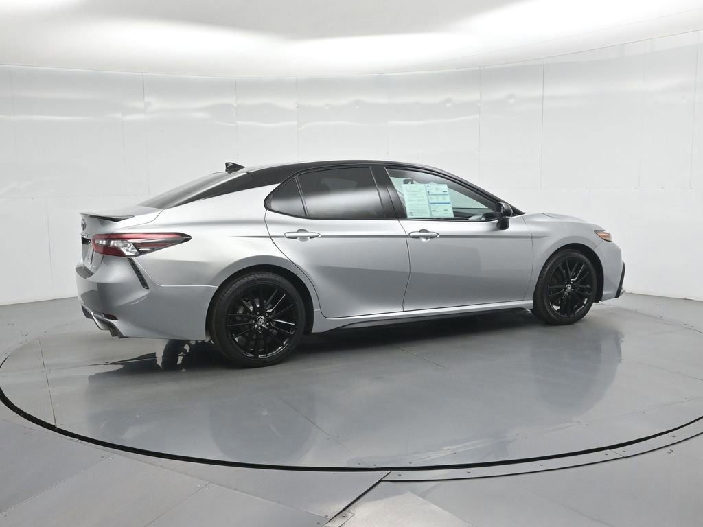 Used 2022 Toyota Camry XSE image 9
