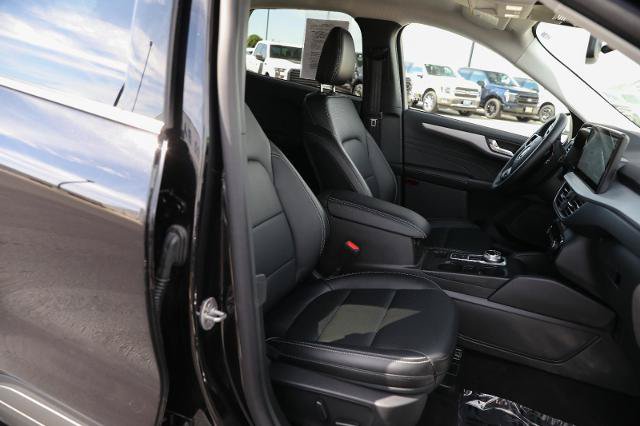 Certified 2025 Ford Escape Platinum AWD/4WD image 25