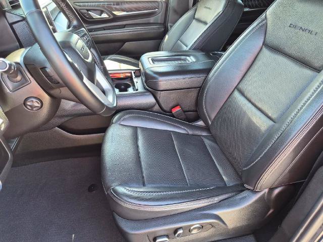 Used 2023 GMC Yukon Denali RWD image 16