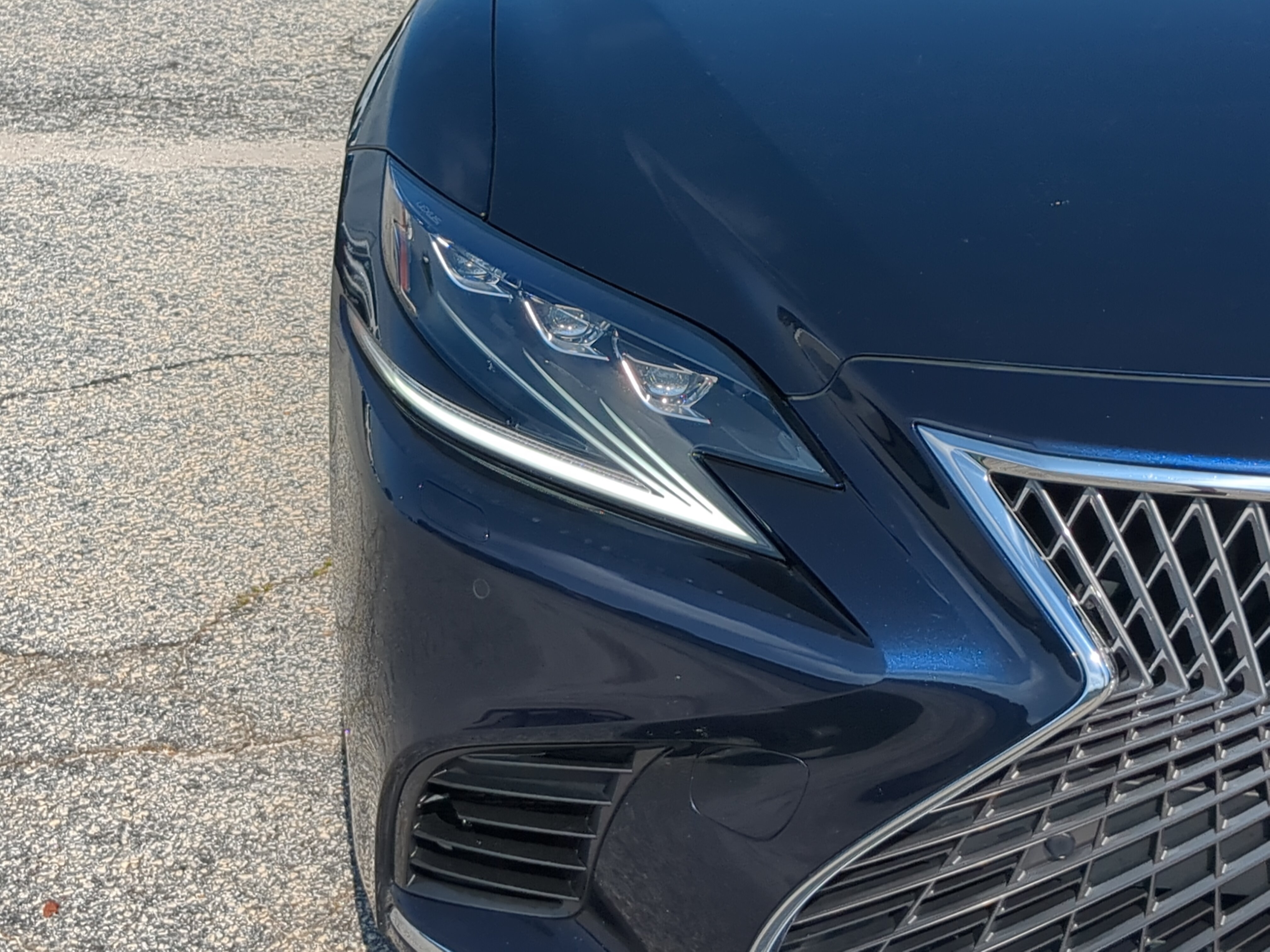 Used 2018 Lexus LS 500 AWD w/ Luxury Package image 8