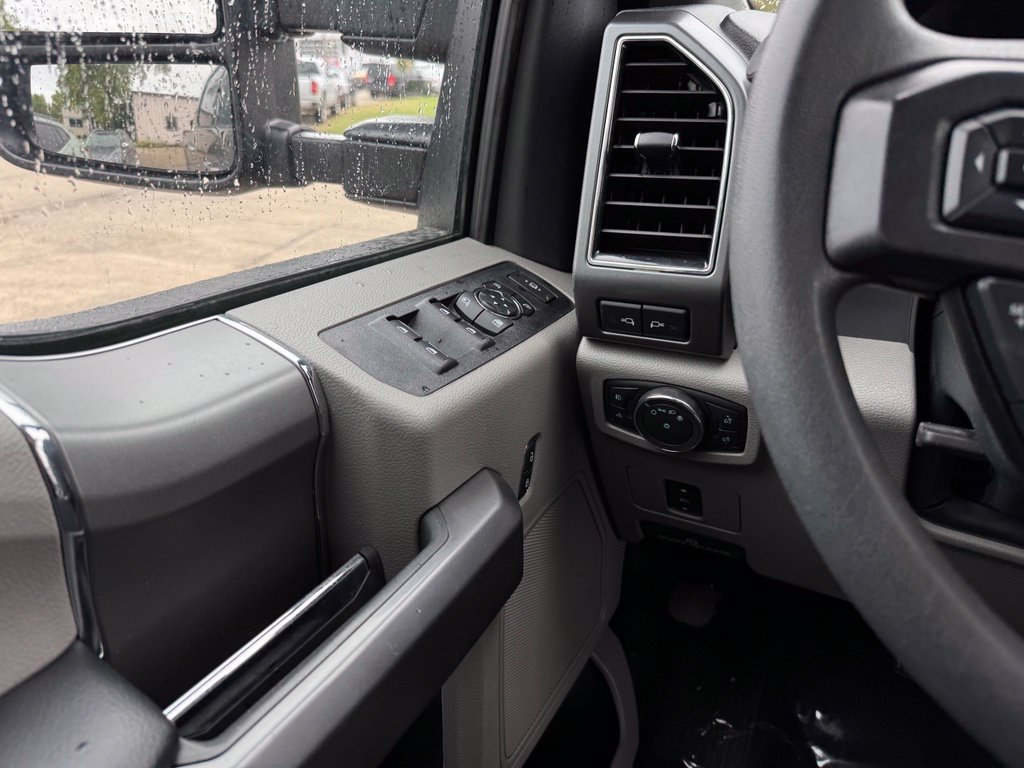 Certified 2022 Ford F250 XLT w/ XLT Premium Package AWD/4WD image 37