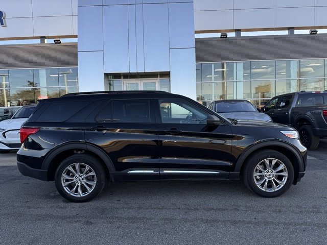 Certified 2023 Ford Explorer XLT w/ Equipment Group 202A image 4