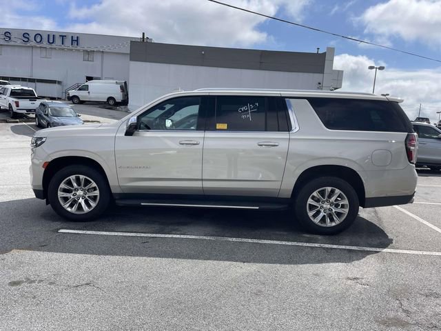 Used 2021 Chevrolet Suburban Premier w/ Premium Package image 7