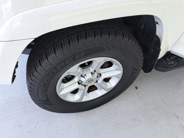 Used 2020 Toyota 4Runner SR5 Premium w/ Moonroof Package AWD/4WD image 28