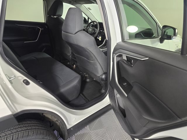Used 2021 Toyota RAV4 LE w/ Carpet Mat Package (TMS) FWD image 13