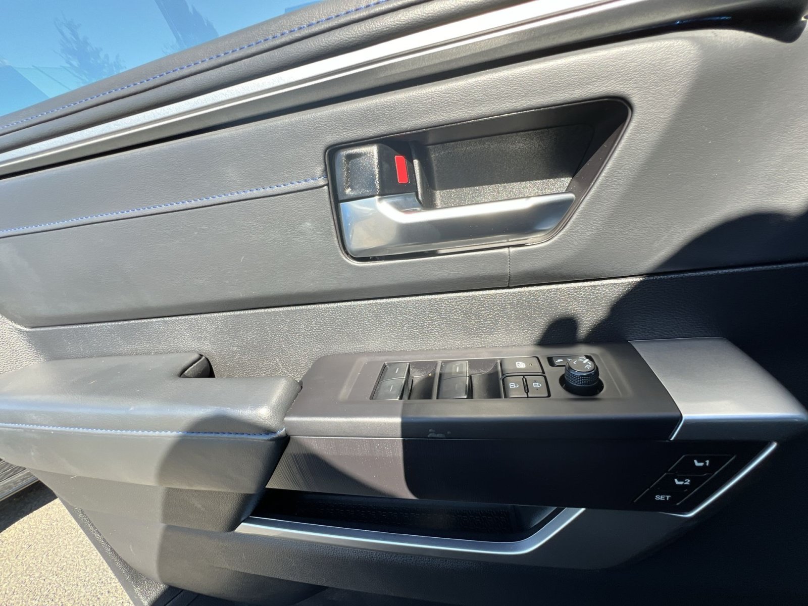 Used 2023 Toyota Sequoia Platinum AWD/4WD image 23