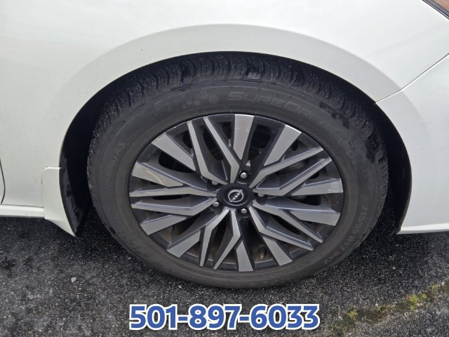 Used 2024 Nissan Altima 2.5 SV w/ SV Premium Package FWD image 6