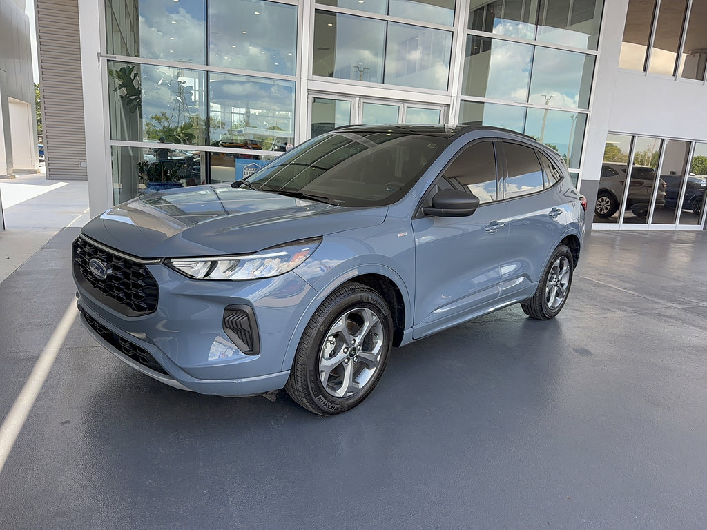 Certified 2023 Ford Escape ST-Line w/ Tech Pack #1 AWD/4WD image 2