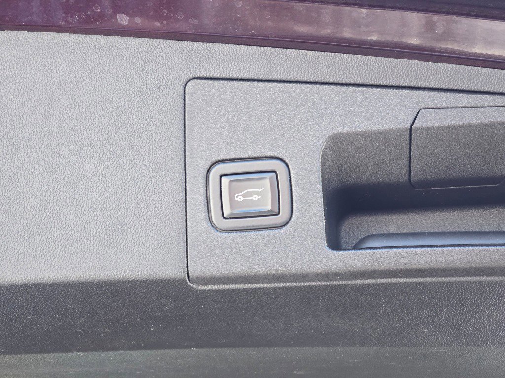 Used 2021 Cadillac XT5 Premium Luxury image 14