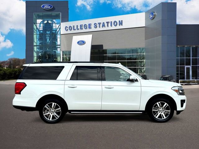 Certified 2022 Ford Expedition Max XLT image 4
