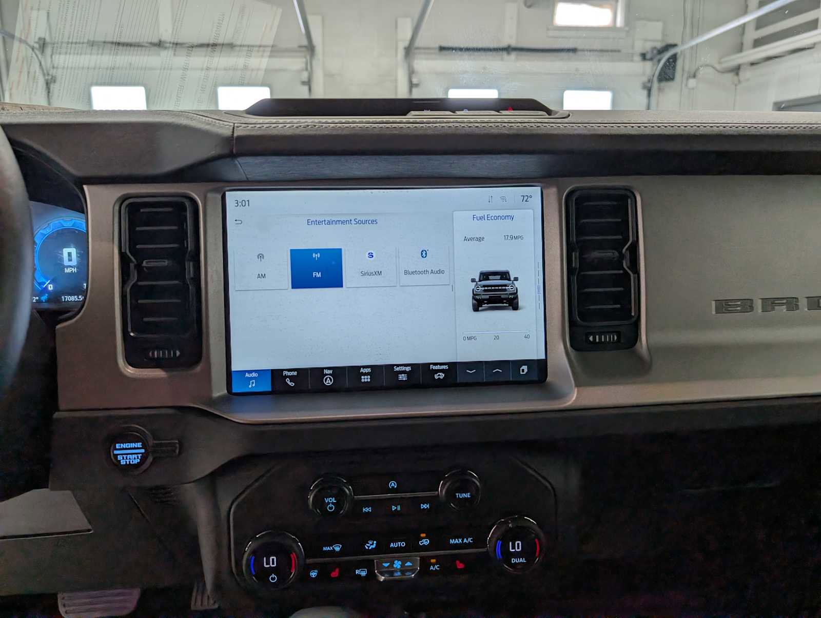 Certified 2025 Ford Bronco Outer Banks AWD/4WD image 34