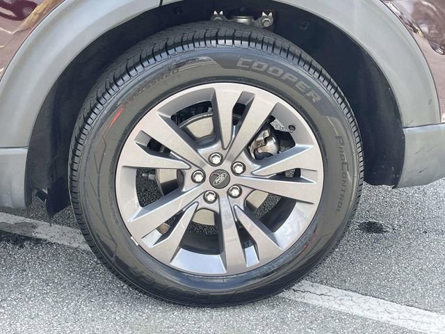 Certified 2022 Ford Explorer XLT w/ Equipment Group 202A image 9