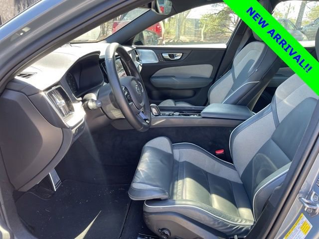 Used 2022 Volvo S60 B5 R-Design image 11