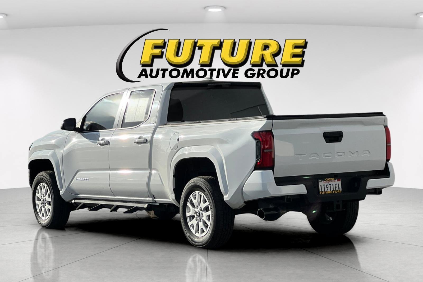 Used 2025 Toyota Tacoma TRD Sport image 3