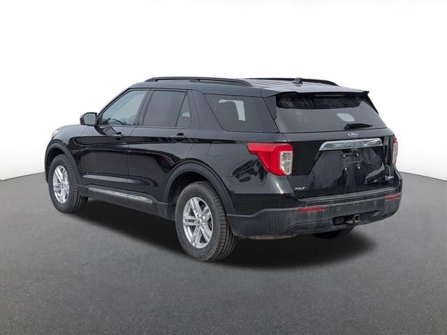 Certified 2023 Ford Explorer XLT w/ Class IV Trailer Tow Package image 2